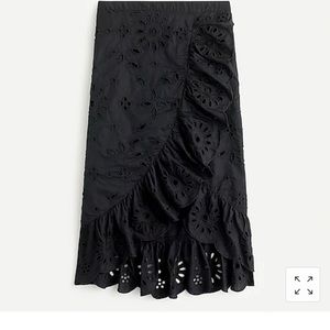 Ruffle Front Eye-let skirt NWT Black size M